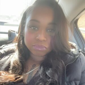 Meet your Posher, Nia